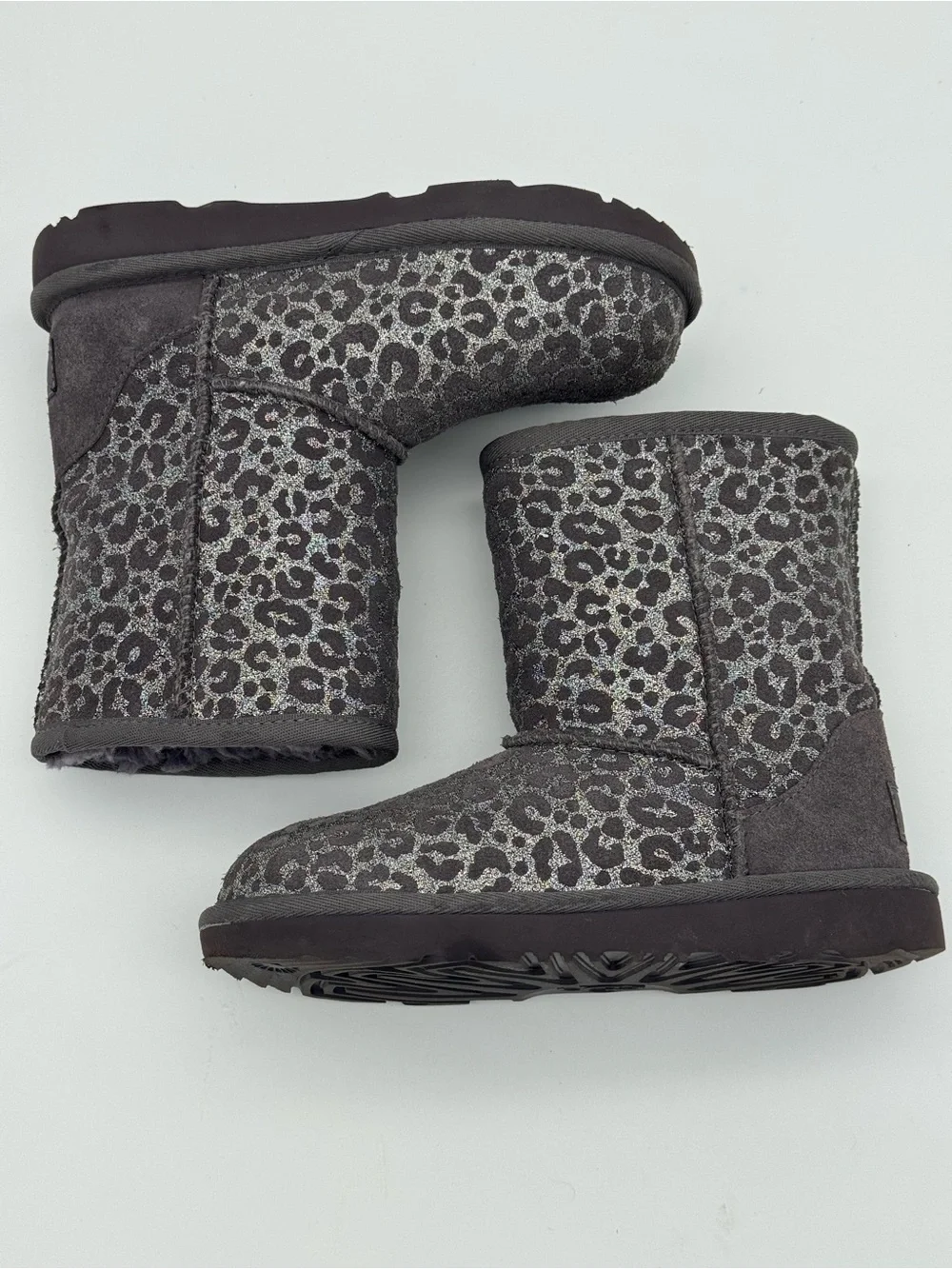 UGG Classic II Glitter Leopard winter boots girls size 1 leather shearling kids